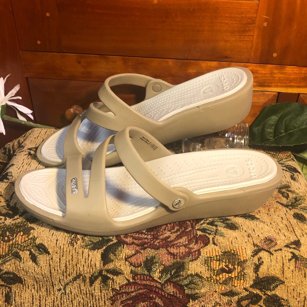 Crocs Sandals LIKE NEW!